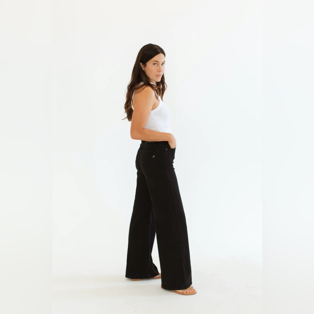 Carly Jean Los Angeles Holland Wide Leg Jeans